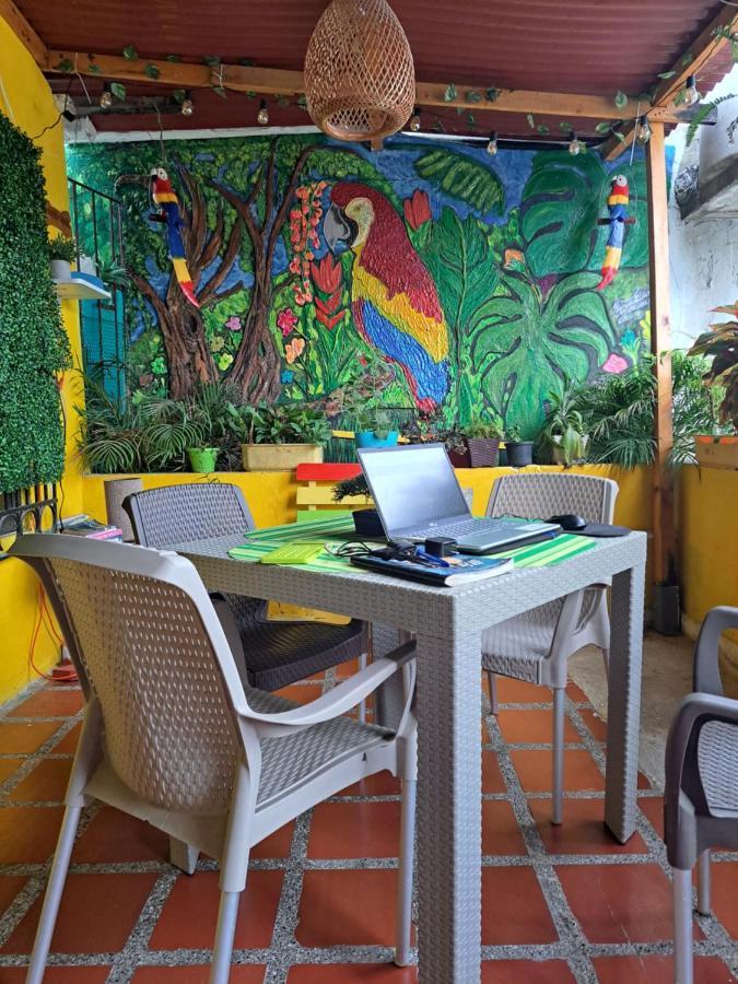 Hostel Shalom Adonai Cartagena Exterior photo